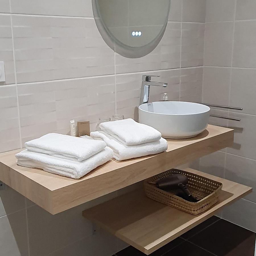 Ty Keluen Hotel Guern Ngoại thất bức ảnh